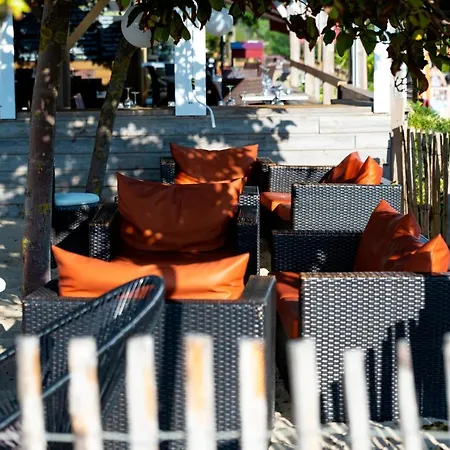 Hotel Logis De L'océan 3*