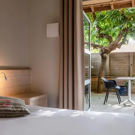 Hotel Logis De L'océan 3*