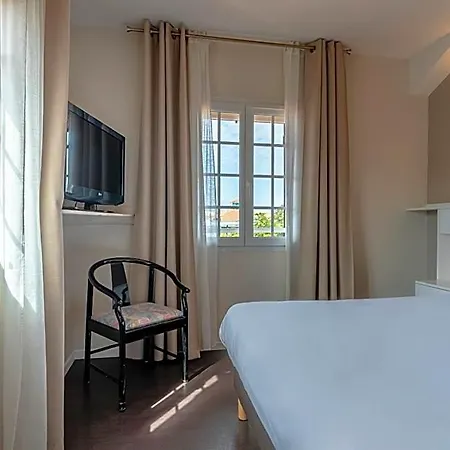 Hotel Logis De L'océan 3*