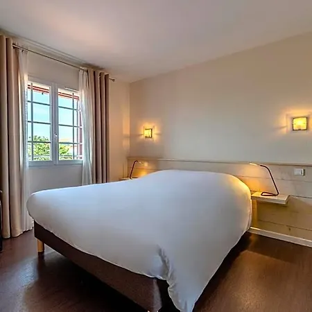 Hotel Logis De L'océan 3*