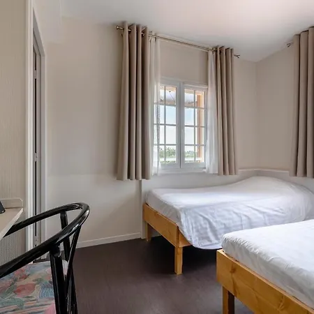 فندق Logis De L'ocean 3*