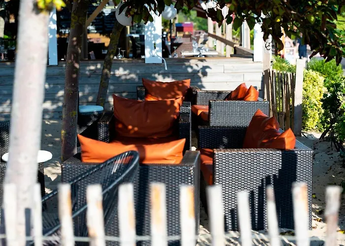 Hotel Logis De L'océan 3*